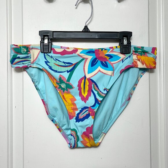 La Blanca Island Goddess Side Shirred Hipster Bottom in Floral Print 14 - Picture 4 of 9